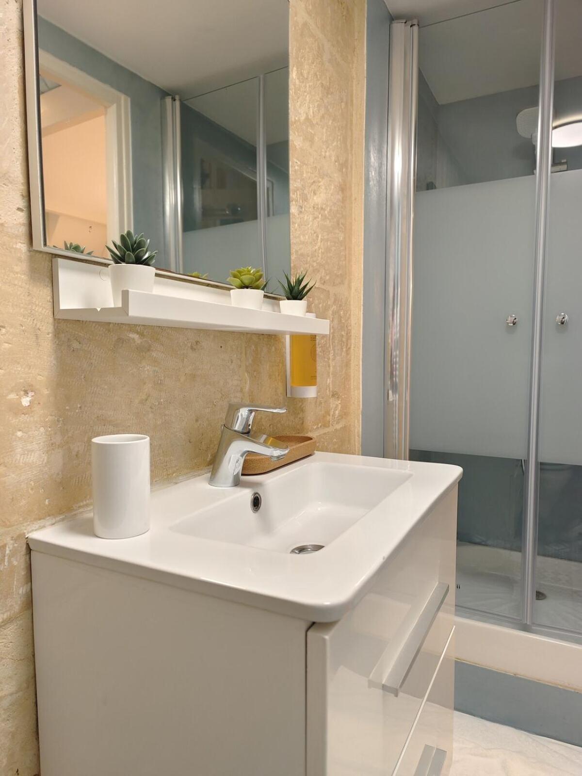 Studio Lumineux Et Fleuri Idealement Situe Appartement Caen Buitenkant foto