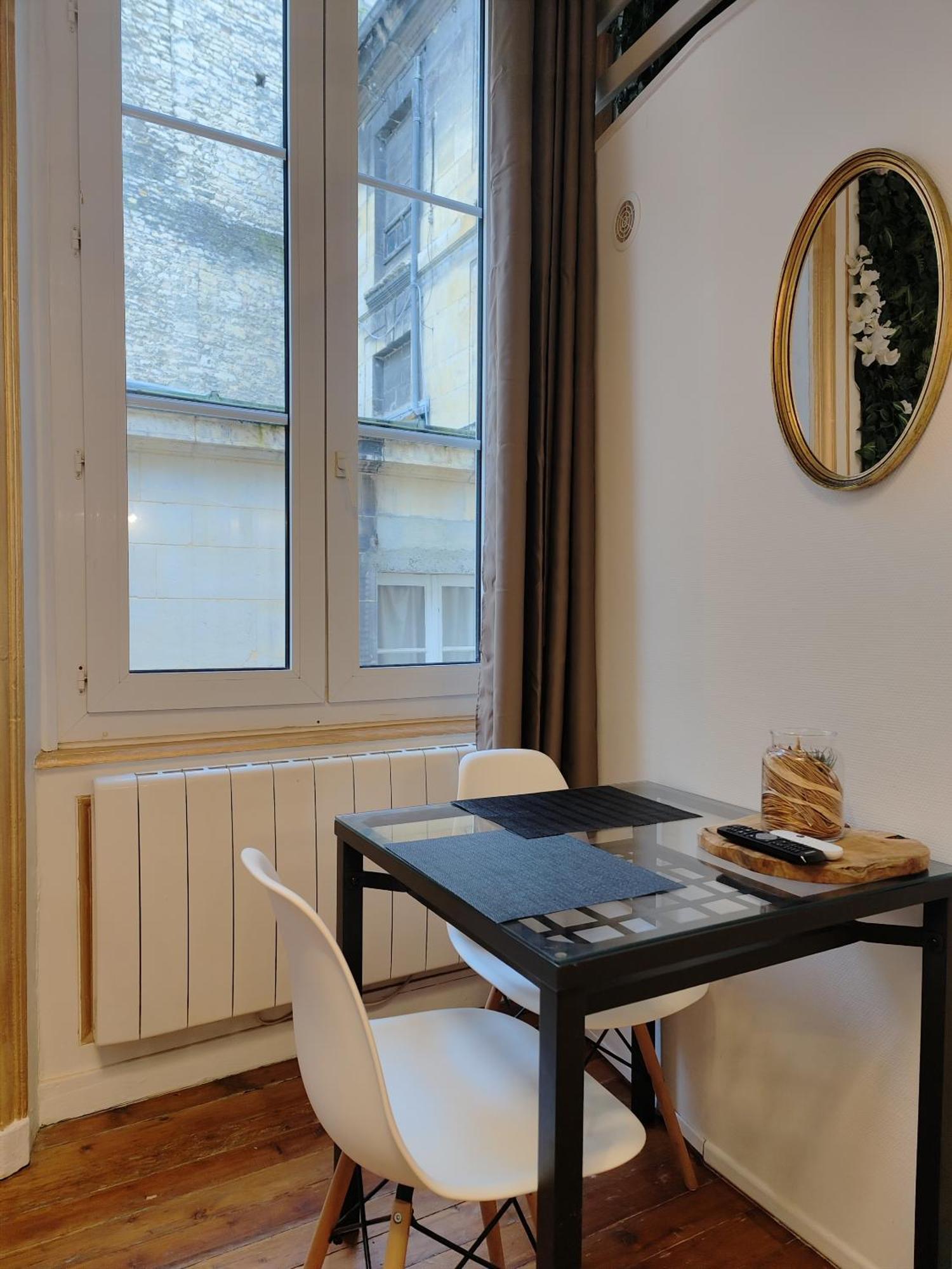 Studio Lumineux Et Fleuri Idealement Situe Appartement Caen Buitenkant foto